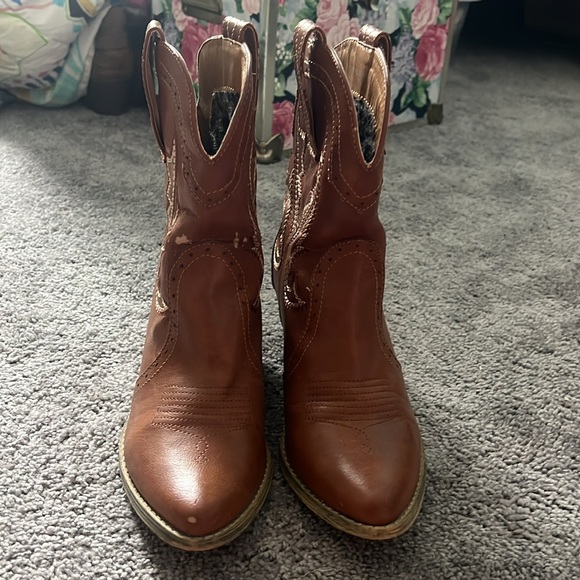 Shortie Western Boots - Picture 3 of 5